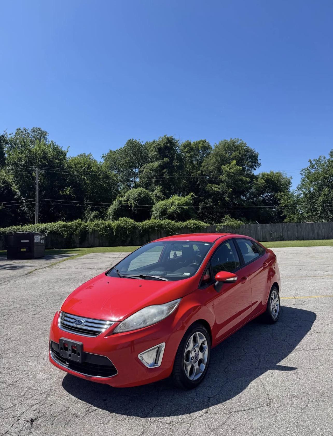 2012 Sedan Ford Fiesta