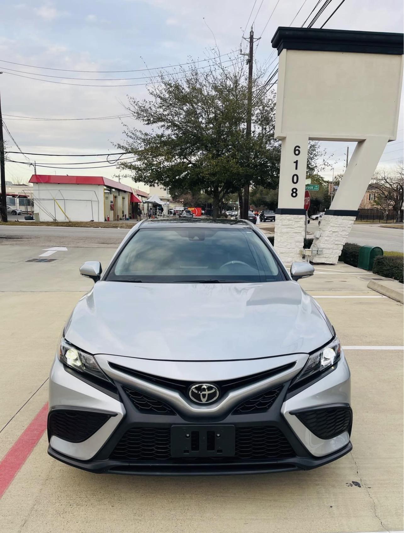 2022 Toyota Camry SE